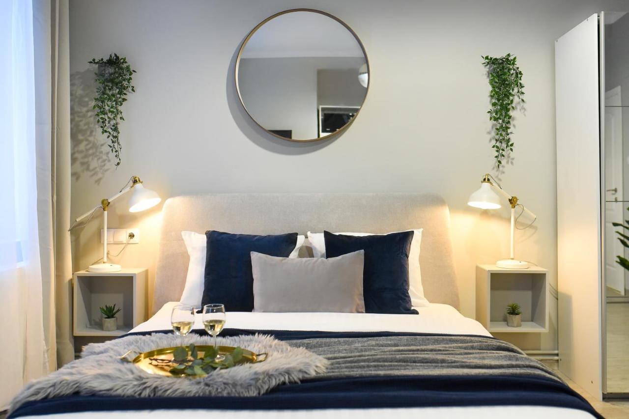 Apartment Urban Adventure For Two